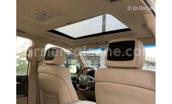 Buy Import Toyota Land Cruiser White Car in Import - Dubai in Kailahun Buy Import Toyota Land Cruiser White Car in Import - Dubai in Kailahun