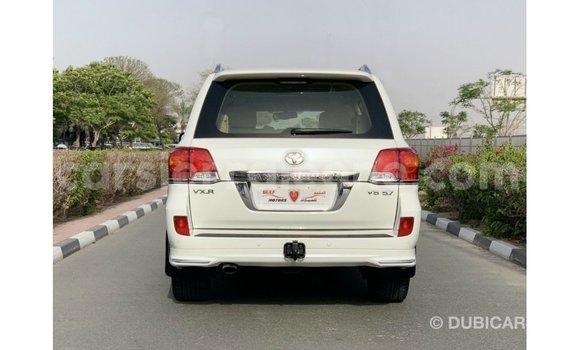 Buy Import Toyota Land Cruiser White Car in Import - Dubai in Kailahun Buy Import Toyota Land Cruiser White Car in Import - Dubai in Kailahun