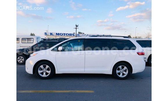 Buy Import Toyota Sienna White Car in Import - Dubai in Kailahun Buy Import Toyota Sienna White Car in Import - Dubai in Kailahun