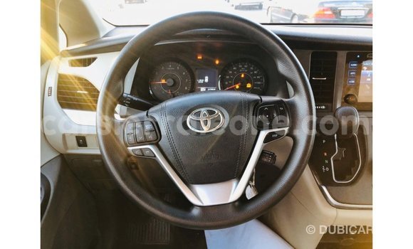 Buy Import Toyota Sienna White Car in Import - Dubai in Kailahun Buy Import Toyota Sienna White Car in Import - Dubai in Kailahun