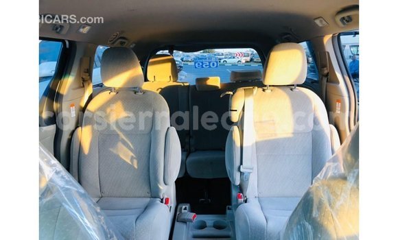 Buy Import Toyota Sienna White Car in Import - Dubai in Kailahun Buy Import Toyota Sienna White Car in Import - Dubai in Kailahun