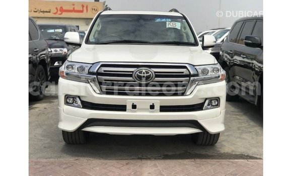 Buy Import Toyota Land Cruiser White Car in Import - Dubai in Kailahun Buy Import Toyota Land Cruiser White Car in Import - Dubai in Kailahun
