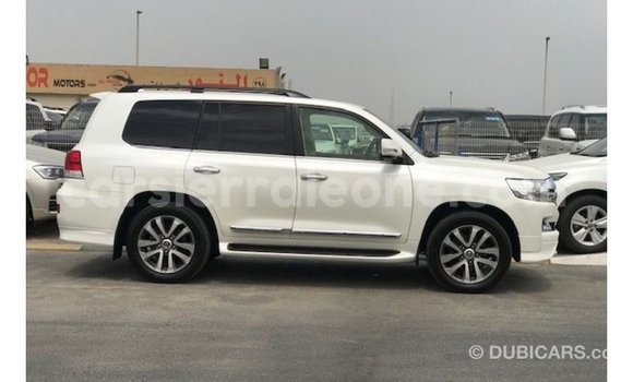 Buy Import Toyota Land Cruiser White Car in Import - Dubai in Kailahun Buy Import Toyota Land Cruiser White Car in Import - Dubai in Kailahun