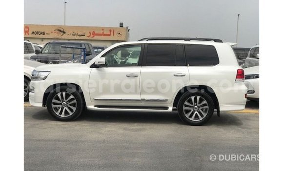 Buy Import Toyota Land Cruiser White Car in Import - Dubai in Kailahun Buy Import Toyota Land Cruiser White Car in Import - Dubai in Kailahun