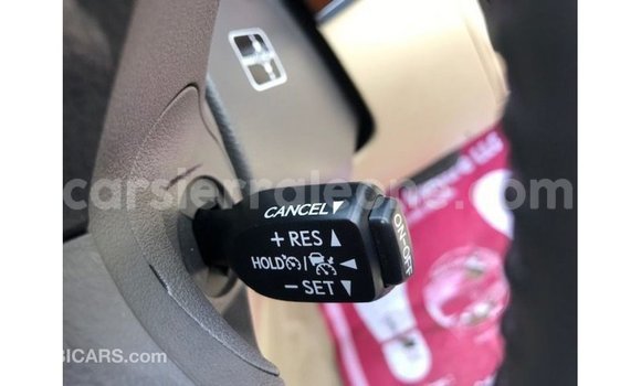 Buy Import Toyota Land Cruiser White Car in Import - Dubai in Kailahun Buy Import Toyota Land Cruiser White Car in Import - Dubai in Kailahun