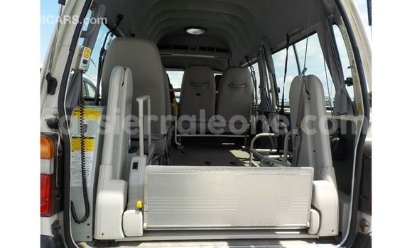 Buy Import Toyota Hiace White Car in Import - Dubai in Kailahun Buy Import Toyota Hiace White Car in Import - Dubai in Kailahun