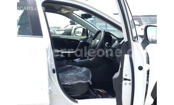 Buy Import Toyota 4Runner White Car in Import - Dubai in Kailahun Buy Import Toyota 4Runner White Car in Import - Dubai in Kailahun