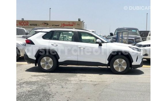 Buy Import Toyota 4Runner White Car in Import - Dubai in Kailahun Buy Import Toyota 4Runner White Car in Import - Dubai in Kailahun