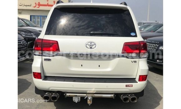 Buy Import Toyota Land Cruiser White Car in Import - Dubai in Kailahun Buy Import Toyota Land Cruiser White Car in Import - Dubai in Kailahun