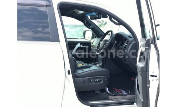 Buy Import Toyota Land Cruiser White Car in Import - Dubai in Kailahun Buy Import Toyota Land Cruiser White Car in Import - Dubai in Kailahun
