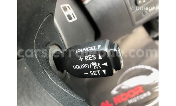 Buy Import Toyota Land Cruiser White Car in Import - Dubai in Kailahun Buy Import Toyota Land Cruiser White Car in Import - Dubai in Kailahun