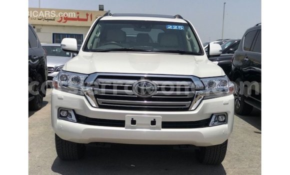 Buy Import Toyota Land Cruiser White Car in Import - Dubai in Kailahun Buy Import Toyota Land Cruiser White Car in Import - Dubai in Kailahun