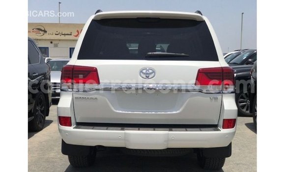 Buy Import Toyota Land Cruiser White Car in Import - Dubai in Kailahun Buy Import Toyota Land Cruiser White Car in Import - Dubai in Kailahun