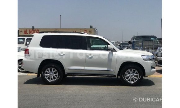 Buy Import Toyota Land Cruiser White Car in Import - Dubai in Kailahun Buy Import Toyota Land Cruiser White Car in Import - Dubai in Kailahun