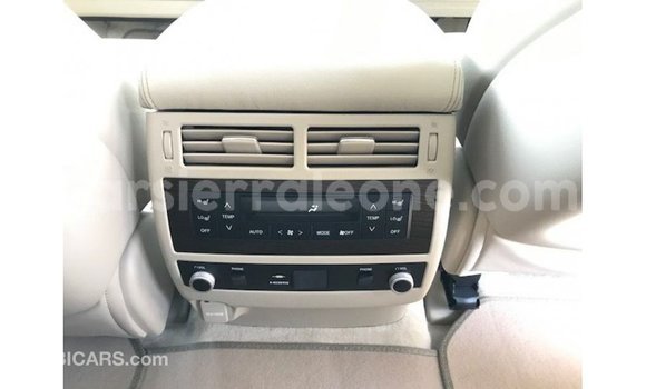 Buy Import Toyota Land Cruiser White Car in Import - Dubai in Kailahun Buy Import Toyota Land Cruiser White Car in Import - Dubai in Kailahun