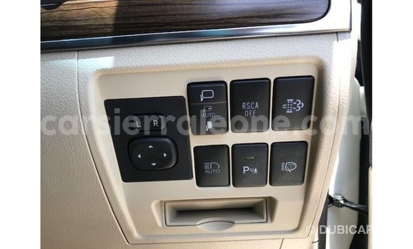 Buy Import Toyota Land Cruiser White Car in Import - Dubai in Kailahun Buy Import Toyota Land Cruiser White Car in Import - Dubai in Kailahun