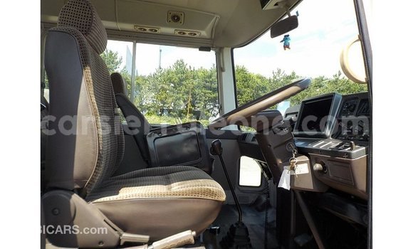 Buy Import Toyota Coaster White Car in Import - Dubai in Kailahun Buy Import Toyota Coaster White Car in Import - Dubai in Kailahun
