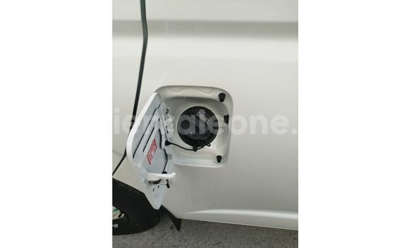Buy Import Toyota Hiace White Car in Import - Dubai in Kailahun Buy Import Toyota Hiace White Car in Import - Dubai in Kailahun
