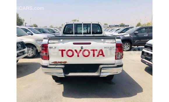 Acheter Import Voiture Toyota Hilux Blanc à Import - Dubai, Kailahun Acheter Import Voiture Toyota Hilux Blanc à Import - Dubai, Kailahun