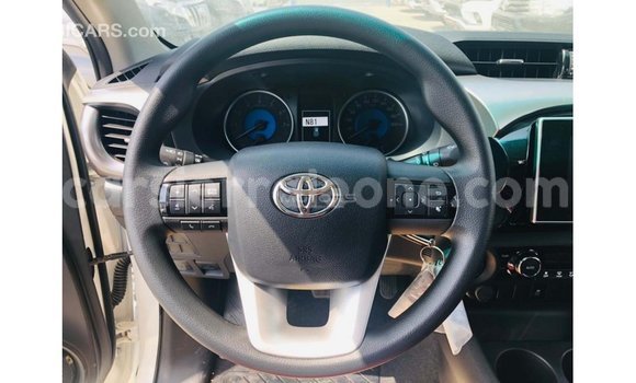 Acheter Import Voiture Toyota Hilux Blanc à Import - Dubai, Kailahun Acheter Import Voiture Toyota Hilux Blanc à Import - Dubai, Kailahun