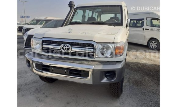 Buy Import Toyota Land Cruiser White Car in Import - Dubai in Kailahun Buy Import Toyota Land Cruiser White Car in Import - Dubai in Kailahun