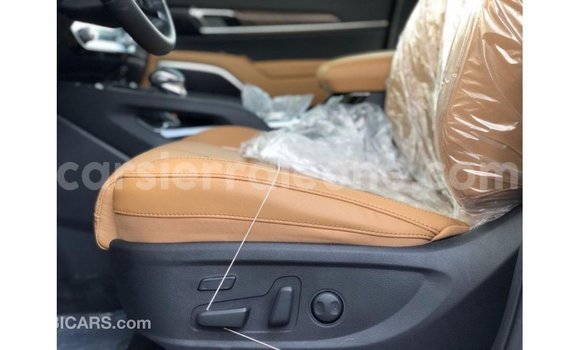 Acheter Import Voiture Kia Carens Blanc à Import - Dubai, Kailahun Acheter Import Voiture Kia Carens Blanc à Import - Dubai, Kailahun