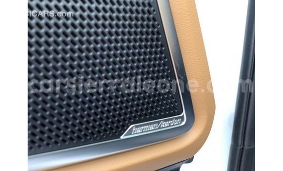 Acheter Import Voiture Kia Carens Blanc à Import - Dubai, Kailahun Acheter Import Voiture Kia Carens Blanc à Import - Dubai, Kailahun