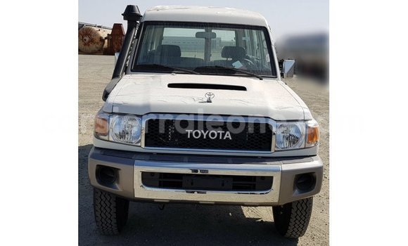 Buy Import Toyota Land Cruiser White Car in Import - Dubai in Kailahun Buy Import Toyota Land Cruiser White Car in Import - Dubai in Kailahun