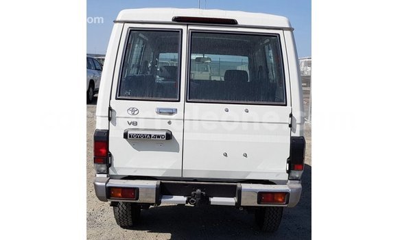 Buy Import Toyota Land Cruiser White Car in Import - Dubai in Kailahun Buy Import Toyota Land Cruiser White Car in Import - Dubai in Kailahun