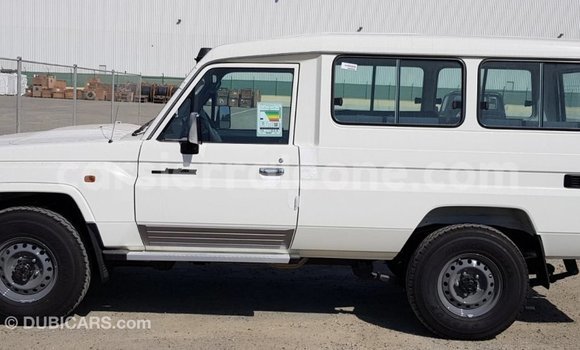 Buy Import Toyota Land Cruiser White Car in Import - Dubai in Kailahun Buy Import Toyota Land Cruiser White Car in Import - Dubai in Kailahun