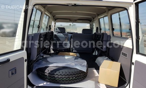 Buy Import Toyota Land Cruiser White Car in Import - Dubai in Kailahun Buy Import Toyota Land Cruiser White Car in Import - Dubai in Kailahun