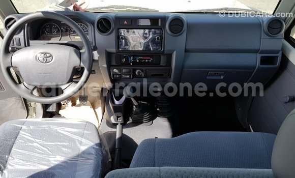 Buy Import Toyota Land Cruiser White Car in Import - Dubai in Kailahun Buy Import Toyota Land Cruiser White Car in Import - Dubai in Kailahun
