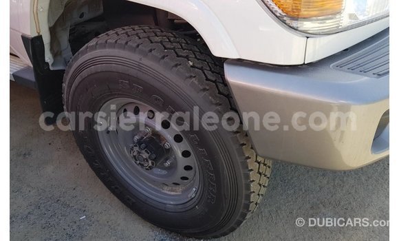 Buy Import Toyota Land Cruiser White Car in Import - Dubai in Kailahun Buy Import Toyota Land Cruiser White Car in Import - Dubai in Kailahun