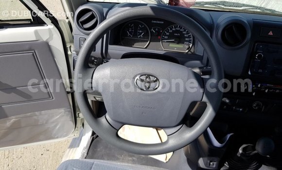 Buy Import Toyota Land Cruiser White Car in Import - Dubai in Kailahun Buy Import Toyota Land Cruiser White Car in Import - Dubai in Kailahun