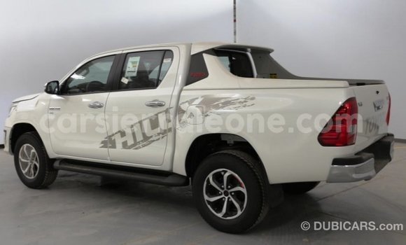 Buy Import Toyota Hilux White Car in Import - Dubai in Kailahun Buy Import Toyota Hilux White Car in Import - Dubai in Kailahun