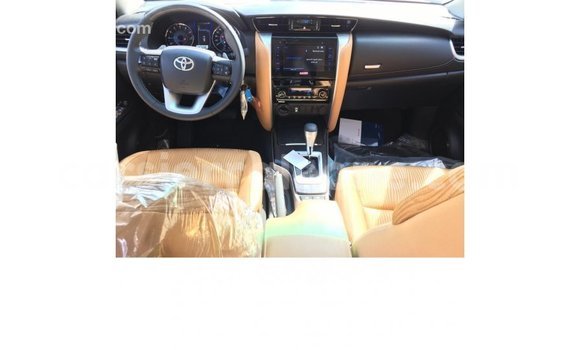 Buy Import Toyota Fortuner White Car in Import - Dubai in Kailahun Buy Import Toyota Fortuner White Car in Import - Dubai in Kailahun