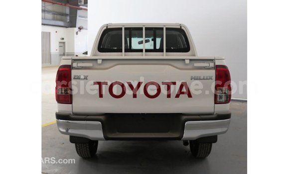 Buy Import Toyota Hilux White Car in Import - Dubai in Kailahun Buy Import Toyota Hilux White Car in Import - Dubai in Kailahun