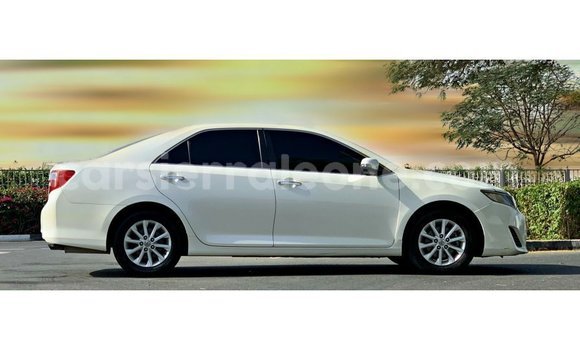 Buy Import Toyota Camry White Car in Import - Dubai in Kailahun Buy Import Toyota Camry White Car in Import - Dubai in Kailahun