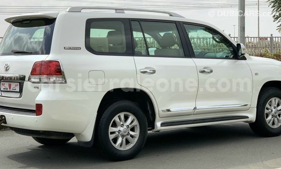 Buy Import Toyota Land Cruiser White Car in Import - Dubai in Kailahun Buy Import Toyota Land Cruiser White Car in Import - Dubai in Kailahun