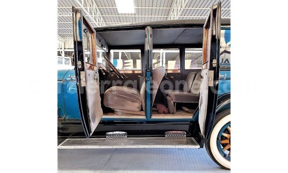 Buy Import Buick Electra Blue Car in Import - Dubai in Kailahun Buy Import Buick Electra Blue Car in Import - Dubai in Kailahun