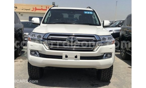 Buy Import Toyota Land Cruiser White Car in Import - Dubai in Kailahun Buy Import Toyota Land Cruiser White Car in Import - Dubai in Kailahun