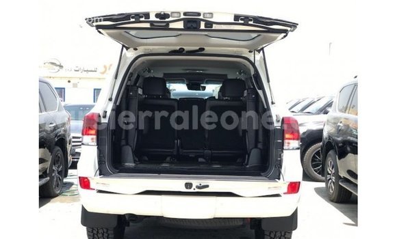 Buy Import Toyota Land Cruiser White Car in Import - Dubai in Kailahun Buy Import Toyota Land Cruiser White Car in Import - Dubai in Kailahun