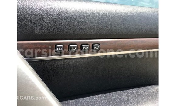 Buy Import Toyota Land Cruiser White Car in Import - Dubai in Kailahun Buy Import Toyota Land Cruiser White Car in Import - Dubai in Kailahun