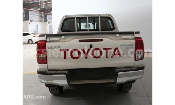 Buy Import Toyota Hilux White Car in Import - Dubai in Kailahun Buy Import Toyota Hilux White Car in Import - Dubai in Kailahun