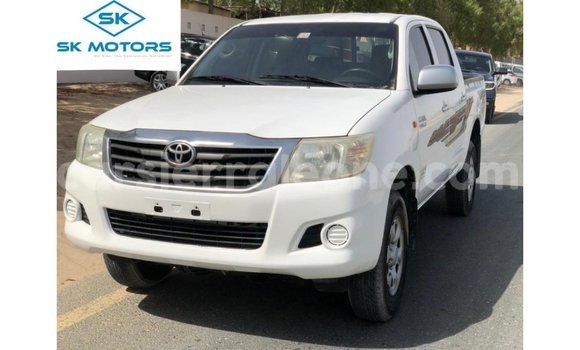 Buy Import Toyota Hilux White Car in Import - Dubai in Kailahun