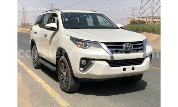 Buy Import Toyota Fortuner White Car in Import - Dubai in Kailahun Buy Import Toyota Fortuner White Car in Import - Dubai in Kailahun
