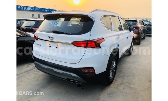 Buy Import Hyundai Santa Fe White Car in Import - Dubai in Kailahun Buy Import Hyundai Santa Fe White Car in Import - Dubai in Kailahun