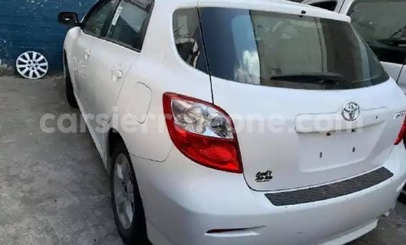 Acheter Occasion Voiture Toyota Matrix Blanc à Freetown, Western Urban Acheter Occasion Voiture Toyota Matrix Blanc à Freetown, Western Urban