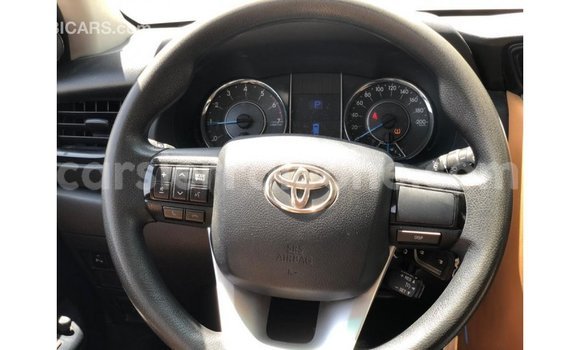 Buy Import Toyota Fortuner White Car in Import - Dubai in Kailahun Buy Import Toyota Fortuner White Car in Import - Dubai in Kailahun