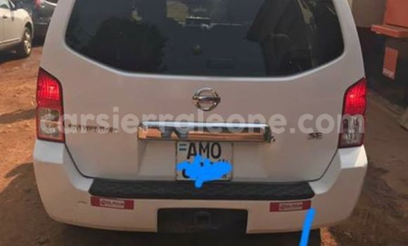 Buy Used Nissan Xterra White Car in Freetown in Western Urban Buy Used Nissan Xterra White Car in Freetown in Western Urban
